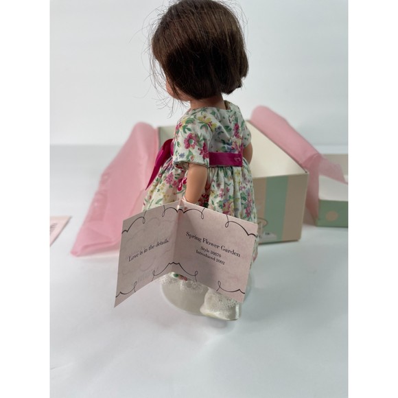Madame Alexander doll with box 36670 Spring Flower Garden - Picture 4 of 8